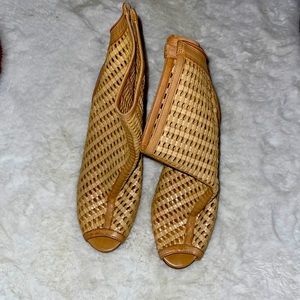 SCHUTZ leather booties 👢